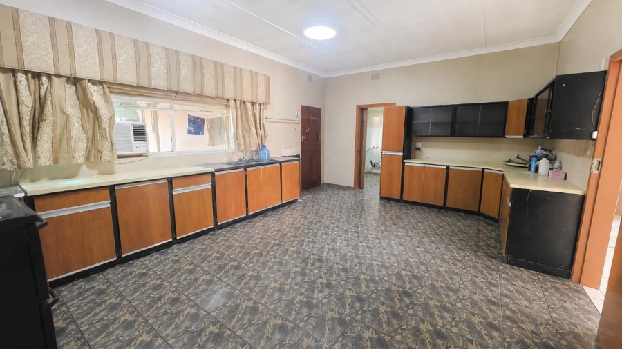 To Let 2 Bedroom Property for Rent in Adamayview North West